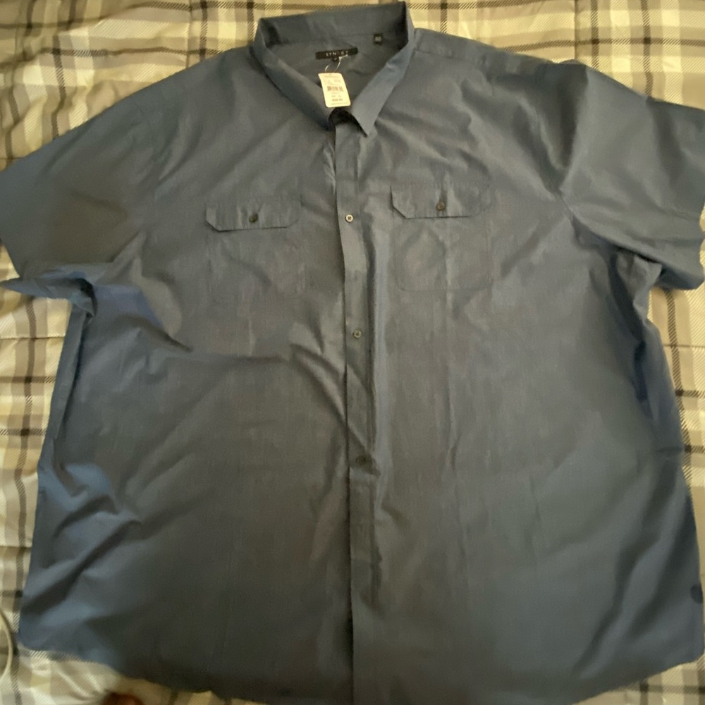 Mens Synrgy Button up shirt. Size 6XL. NWT